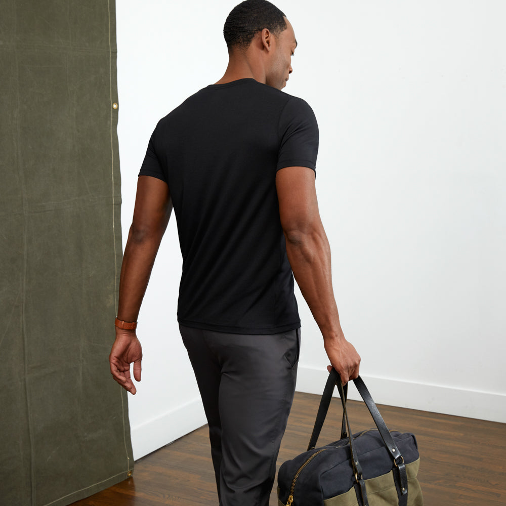Men's Threshold Onyx Black V-Neck T-Shirt | Bluffworks