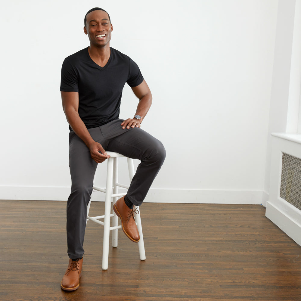 Men's Threshold Onyx Black V-Neck T-Shirt | Bluffworks
