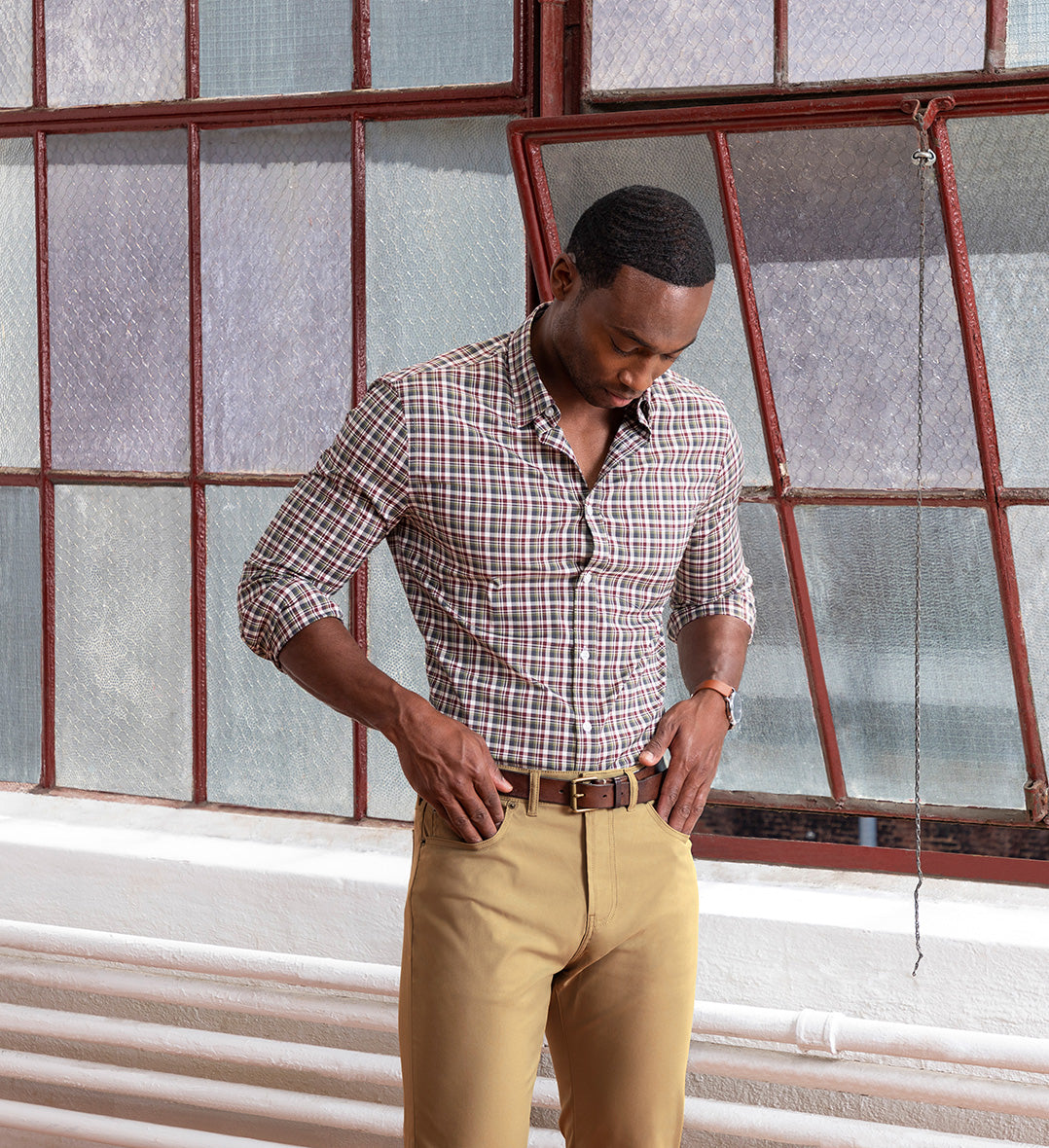 What Color Shirt Goes With Khaki Pants? 9 Winning Combinations | Dapper  Confidential