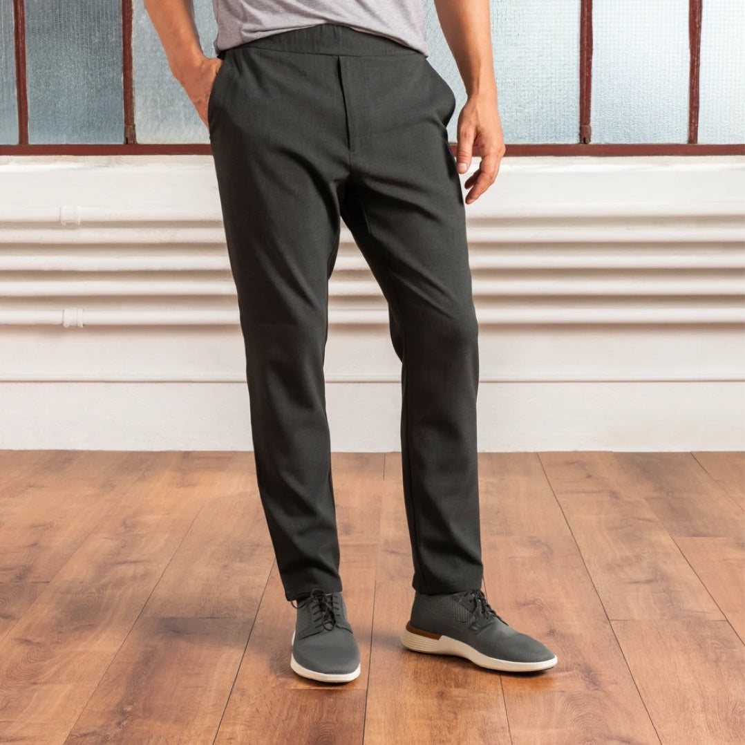Uniqlo Ultra Stretch Jogger Pants, Men's Fashion, Bottoms, Joggers on  Carousell
